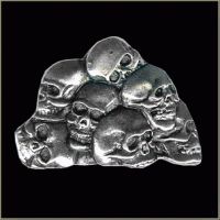 7 Skull Pin
